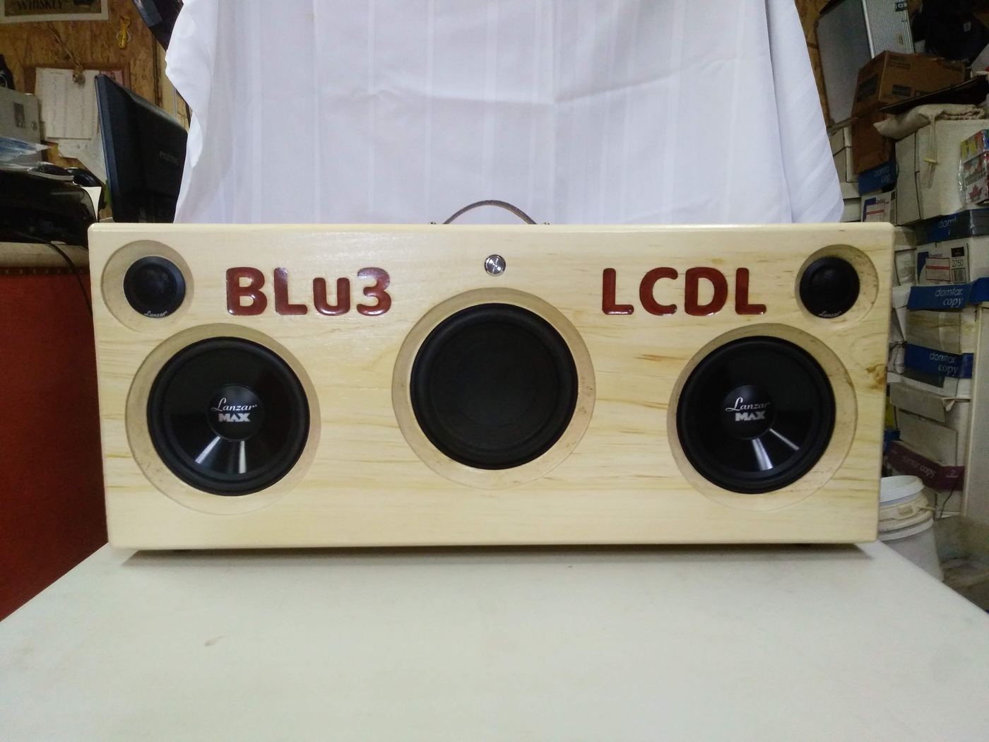 Boombox en pin « BLU3 LCDL »