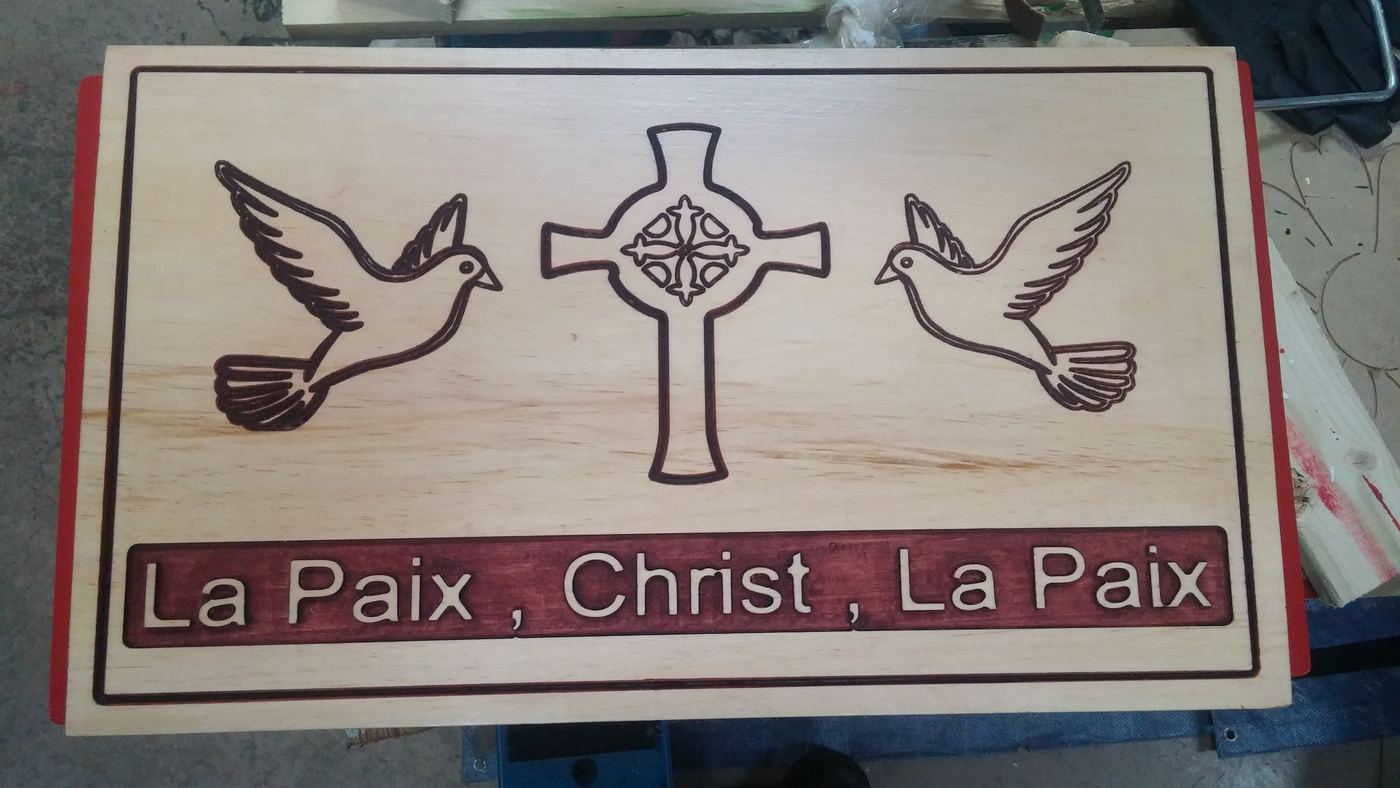 Plaque colombes et croix