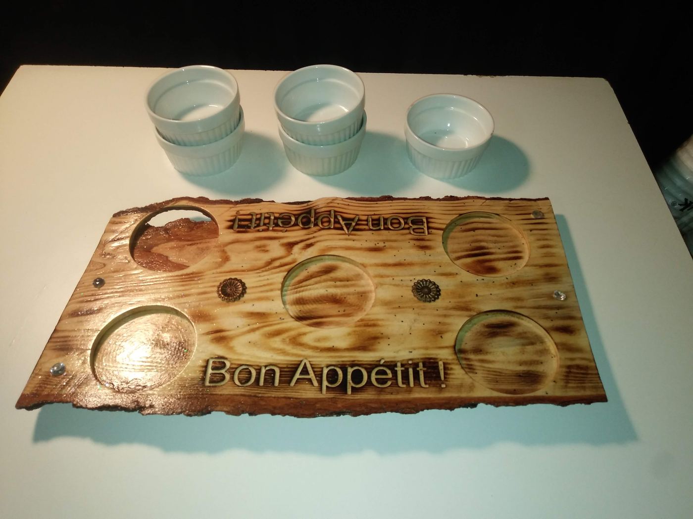 Plateau de service gravé « Bon Appétit »