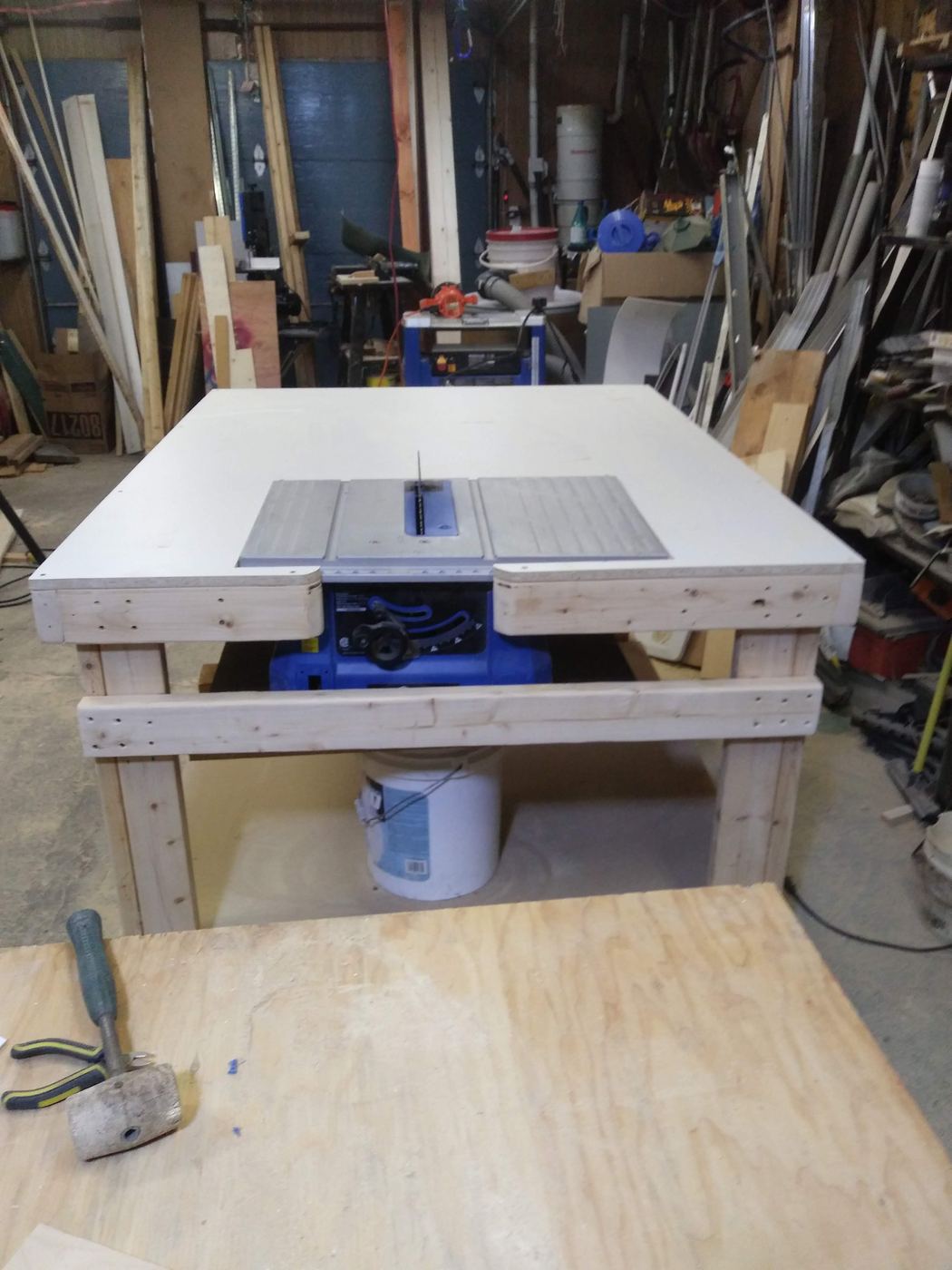 Station scie sur table et toupie — maison
